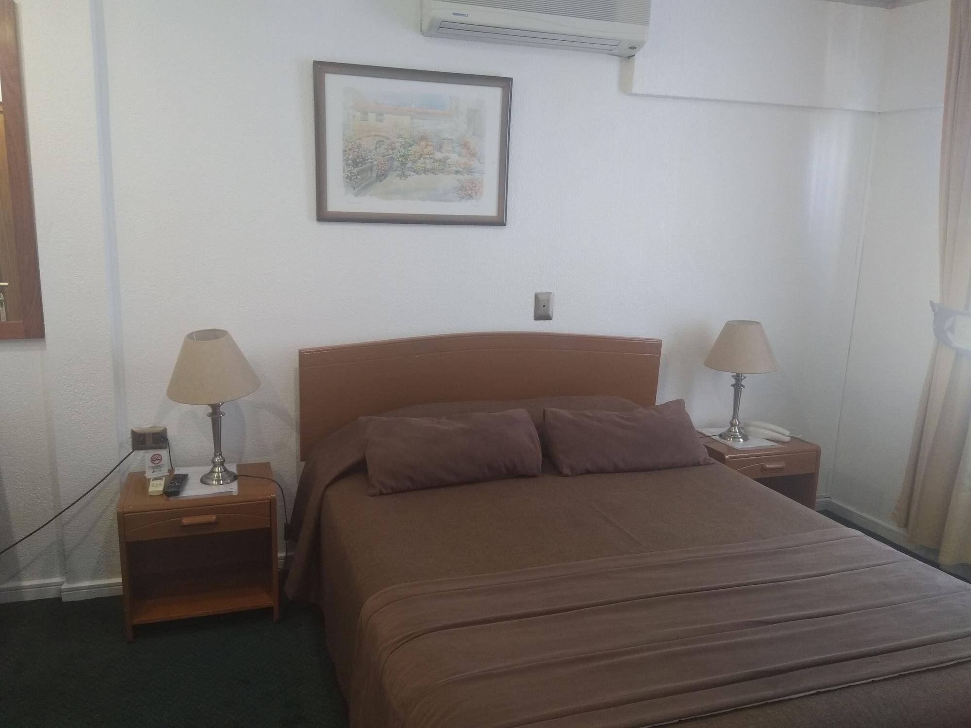 Hotel Maria Angola Santiago du Chili Extérieur photo